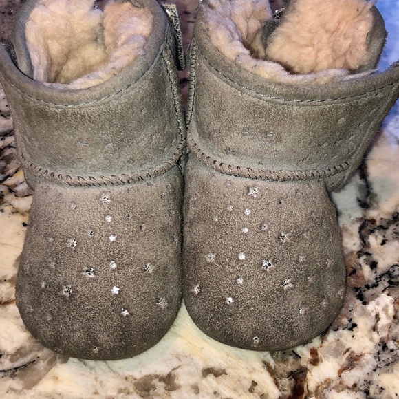๐HP๐ UGG Jesse Bow Starry Lite baby boots - Picture 8 of 10